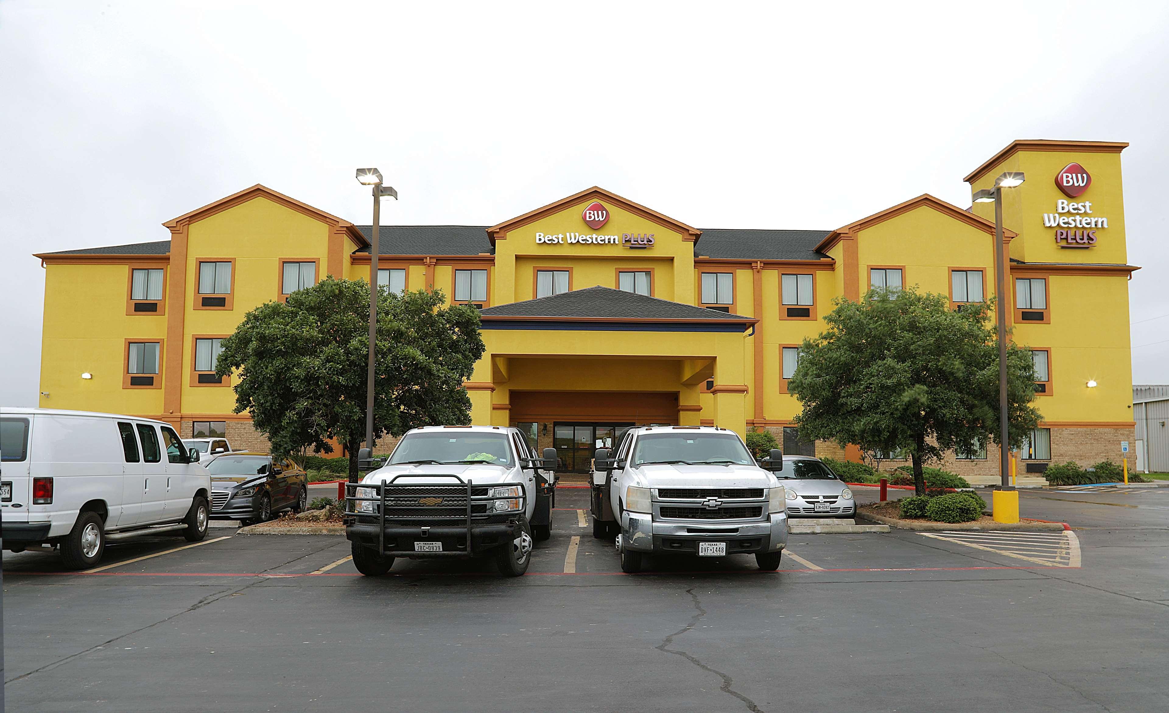 Best Western Plus Schulenburg Inn & Suites Esterno foto