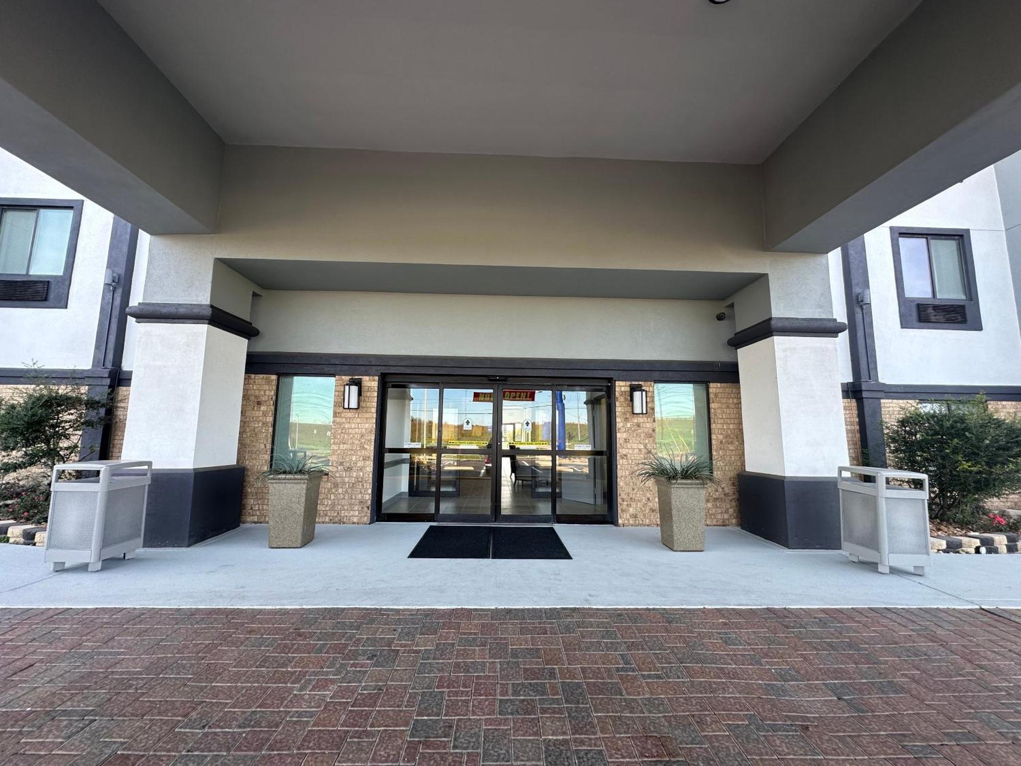 Best Western Plus Schulenburg Inn & Suites Esterno foto