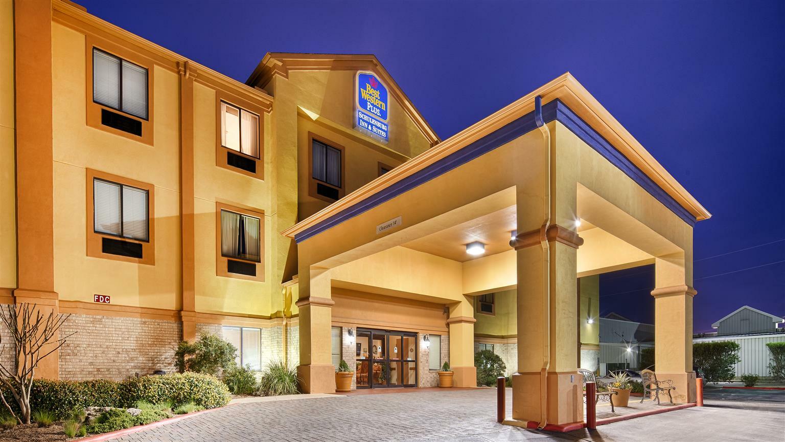 Best Western Plus Schulenburg Inn & Suites Esterno foto